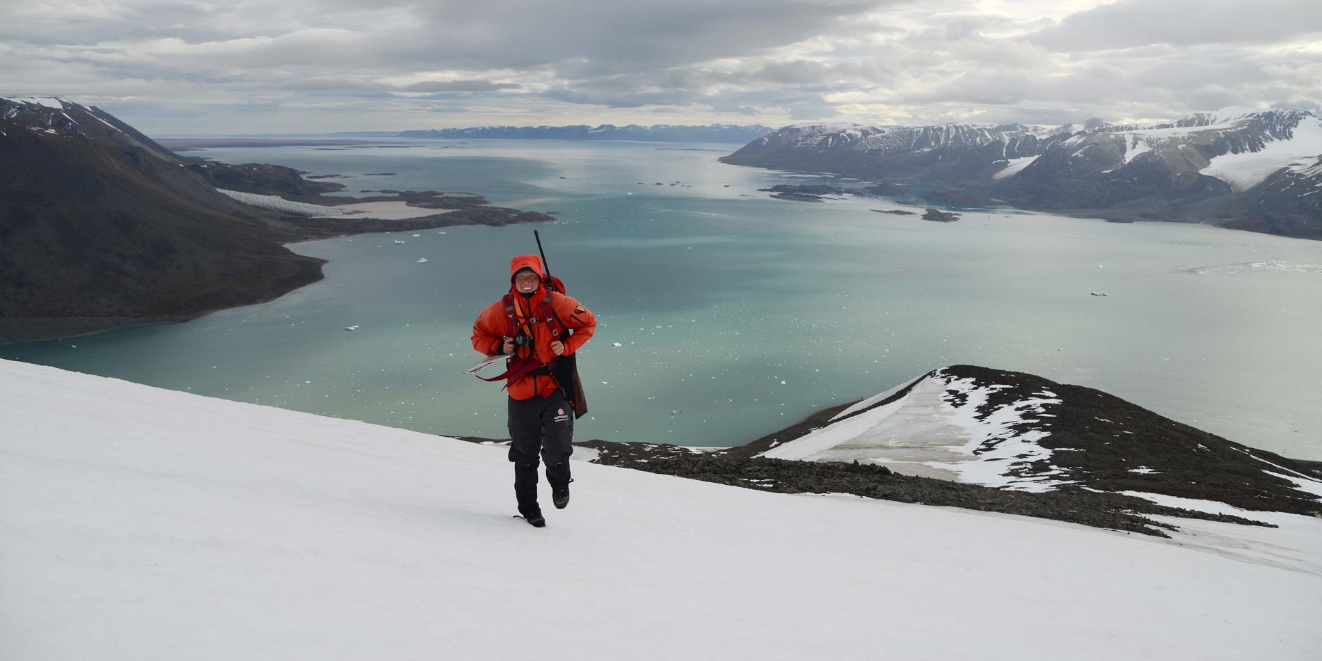 De branta bergen, långa fjordar och arktisk natur gör Spitsbergen till ett exotiskt äventyr