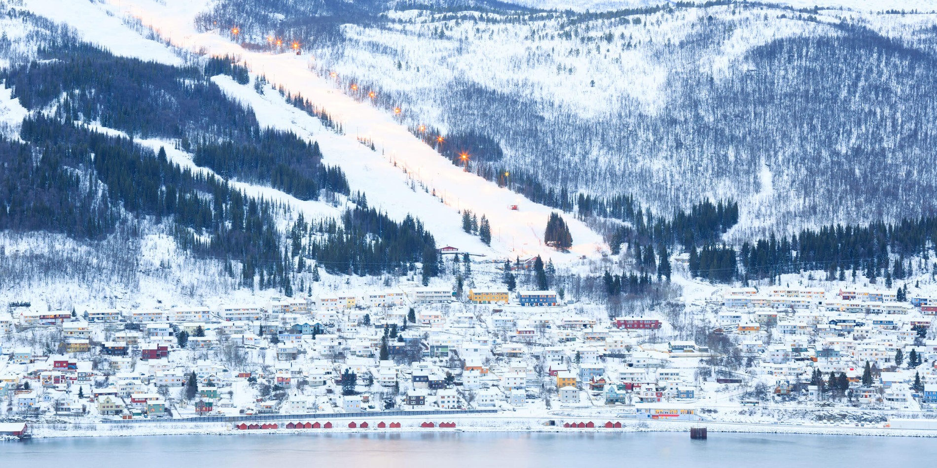 Vinterutsikt över Narvik, Norge